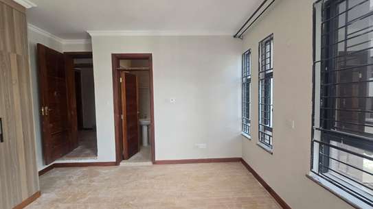 4 Bed House with En Suite in Lavington image 14