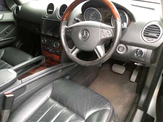 Mercedes-Benz ML350 image 6