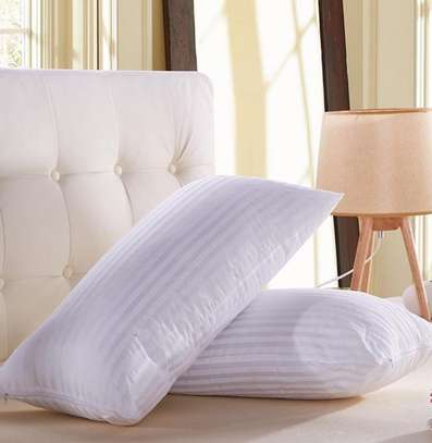 bed pillows image 1