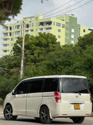 Honda stepwagon KCS image 3