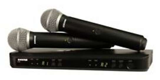 shure wireless microphone  for hire image 3