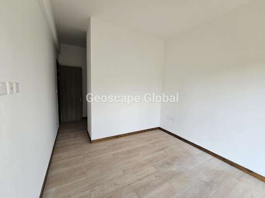 2 Bed Apartment with En Suite in Rosslyn image 4