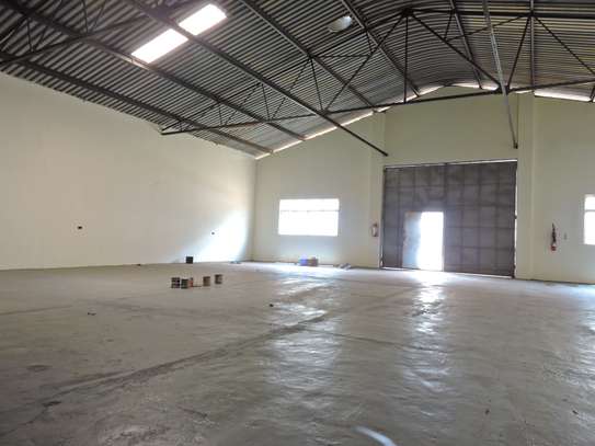7,000 ft² Warehouse with Parking in Kikuyu Town image 8