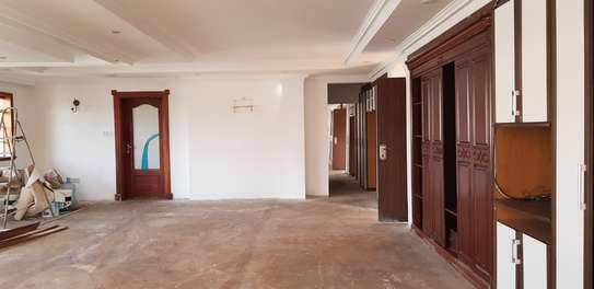 5 Bed House with En Suite at Runda Road image 33