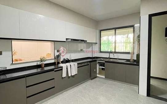 5 Bed Apartment with En Suite in Kileleshwa image 10