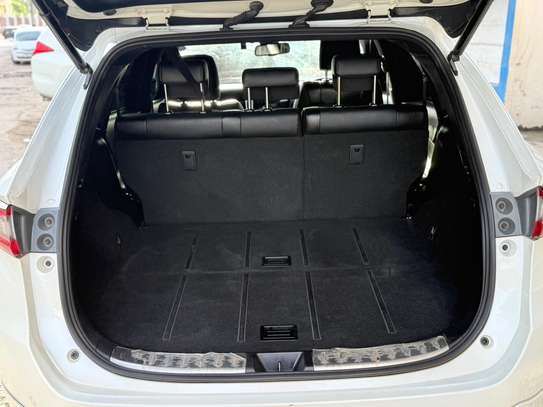 Toyota harrier 2018 model with sunroof on sale in mombasa image 3