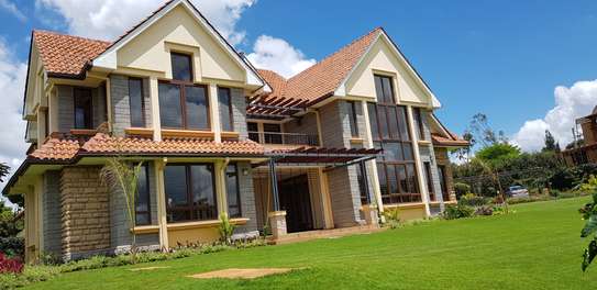 5 Bed House with En Suite at Runda Road image 2