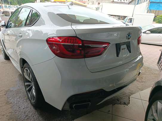 BMW  X6 image 1