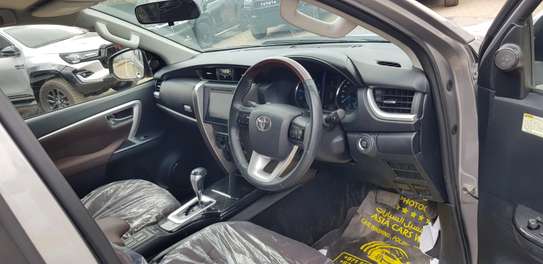 Toyota Fortuner Silver 2018 4wd image 8