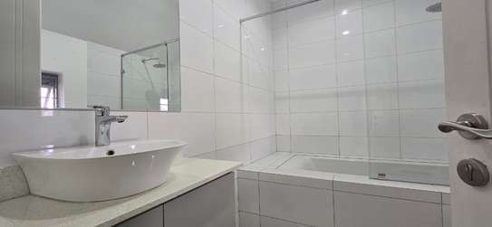 3 Bed Apartment with En Suite in Runda image 4