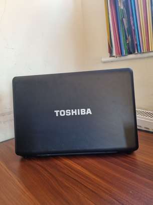 Toshiba Laptop 2gb ram on sale image 3