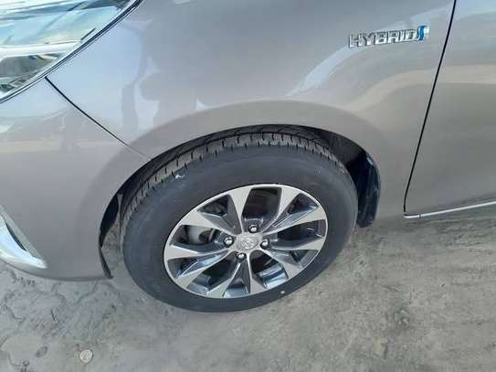 TOYOTA VITZ 2018 HYBRID image 4