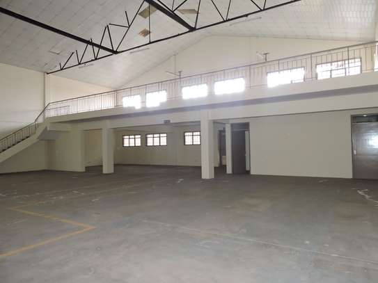 10,000 ft² Warehouse with Parking at Maasai Road image 3