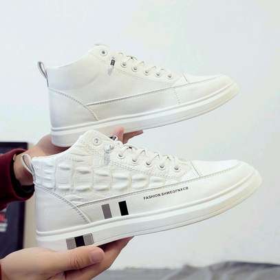 New fashion  sneakers image 2