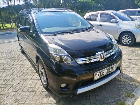 Toyota ISIS Platana Grade KDE image 4