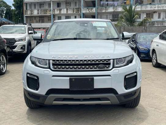 Range Rover Evogue Petrol AWD White 2017 image 1