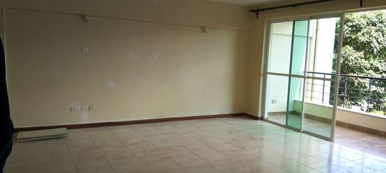 Serviced 3 Bed Apartment with En Suite in Kileleshwa image 4