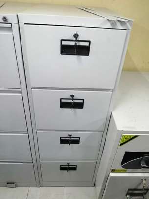 FOUR DRAWERS FILLING CABINET image 4