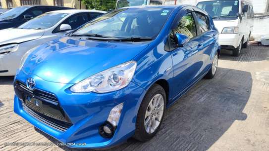 Toyota Aqua hybrid 2018 image 3