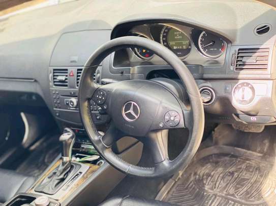 Mercedes Benz image 7