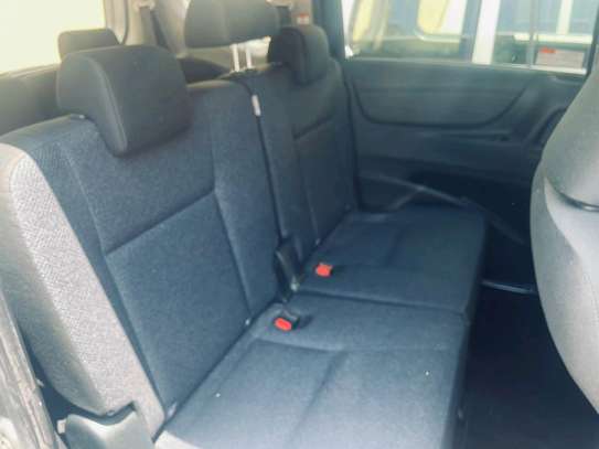 Toyota sienta hybrid 2018 image 8