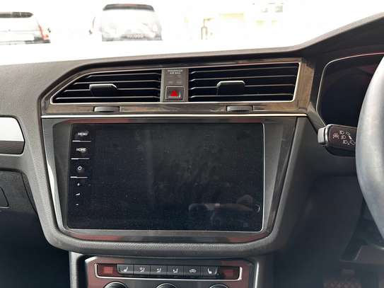 Volkswagen Tiguan Gray 2018 image 14