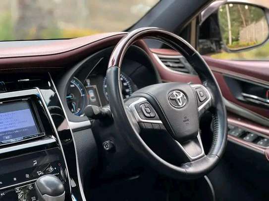 2015 Toyota harrier hybrid image 4