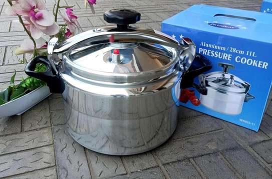 Aluminium non-explosive  pressure cooker image 1