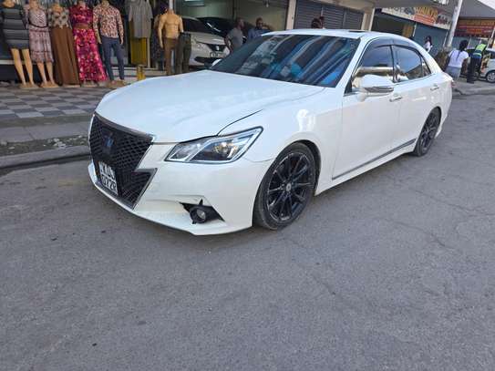 2015 model  Toyota crown athlete image 7