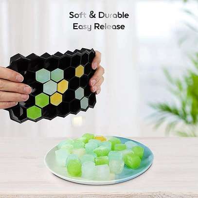 Honeycomb Ice Cube Tray mold image 2