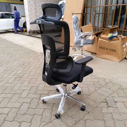 Office desks: Curved 4-seater corner workstation image 7