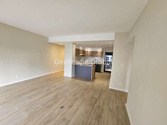 2 Bed Apartment with En Suite in Riverside image 8