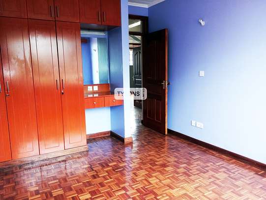 4 Bed Apartment with En Suite in Kilimani image 8