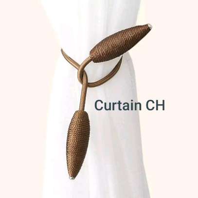 MAGNETIC CURTAIN HOLDERS image 3