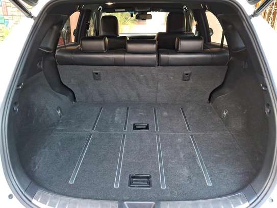 Toyota harrier premium package image 9