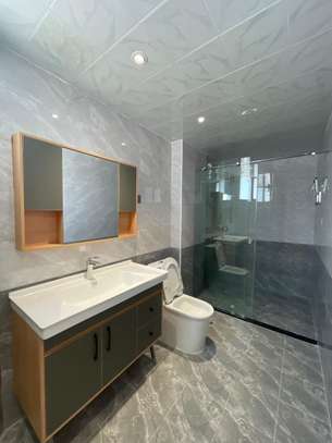 4 Bed Apartment with En Suite in Kilimani image 7