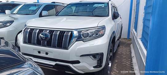 Toyota land Cruiser Prado TZ-G 2018 white image 2