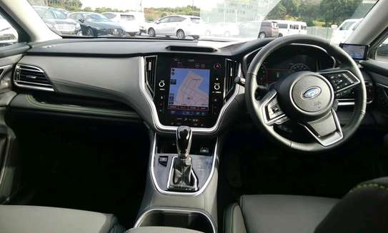 Subaru Outback Grey 2022 image 9