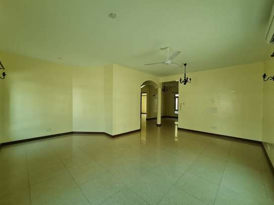 5 Bed Townhouse with Swimming Pool in Nyali Area image 4