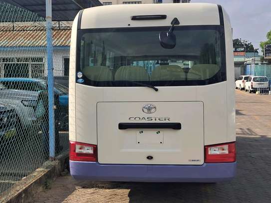 Toyota coaster 2019model Diesel image 7