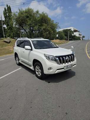Toyota land cruiser prado used petrol image 8