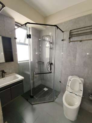 3 Bed Apartment with Gym in Kilimani image 10