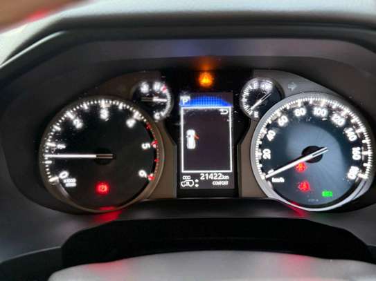 Toyota land cruiser Prado TZG diesel image 12