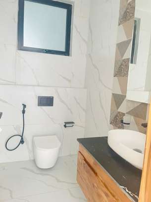 2 Bed Apartment with En Suite in Westlands Area image 12