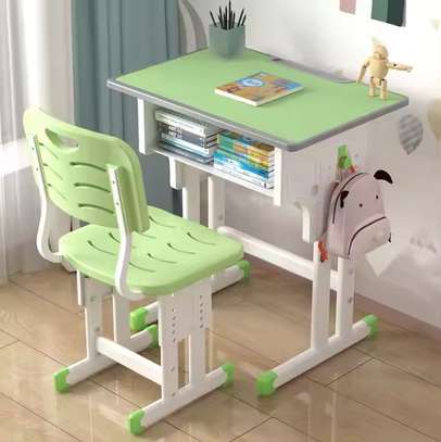 Kids' Desk and Seat Set image 2