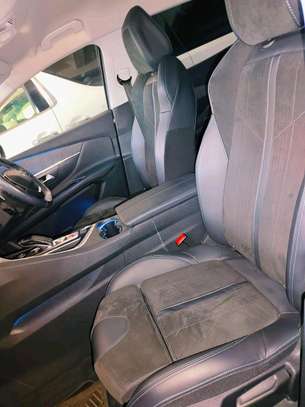 Peugeot 2008 silver 2018 New Shape image 5