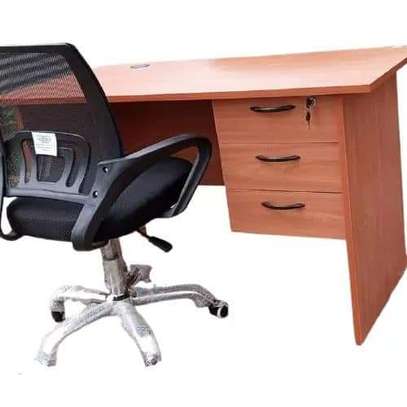 High quality office desk and chair image 4
