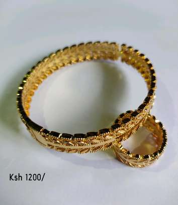 Luxury women leaf design ring and bracelet image 2