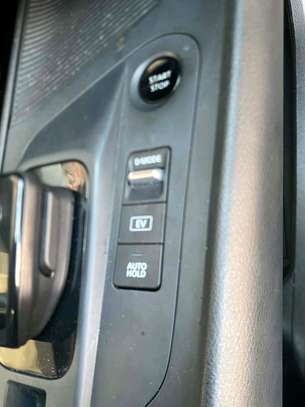 Toyota Rav4 hybrid image 3