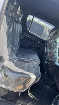 TOYOTA HILUX ROGUE DOUBLE CAB 2018MODEL image 8